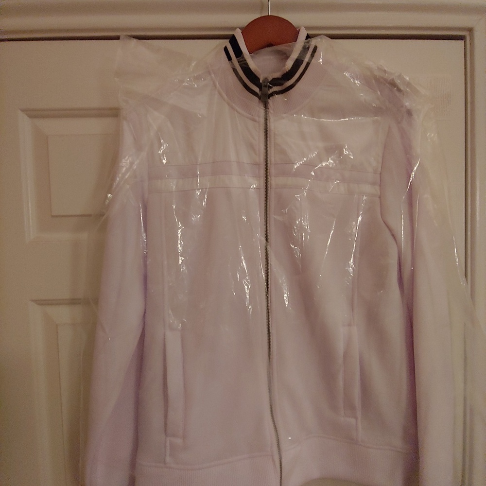 Guess - Picture 2 of 3